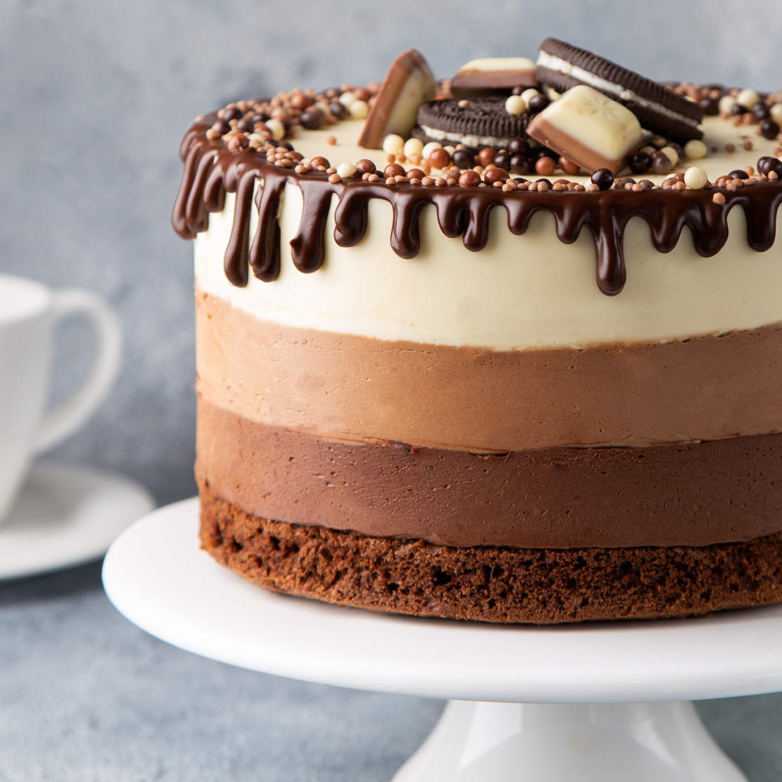 Cake stands, cake domes and platters